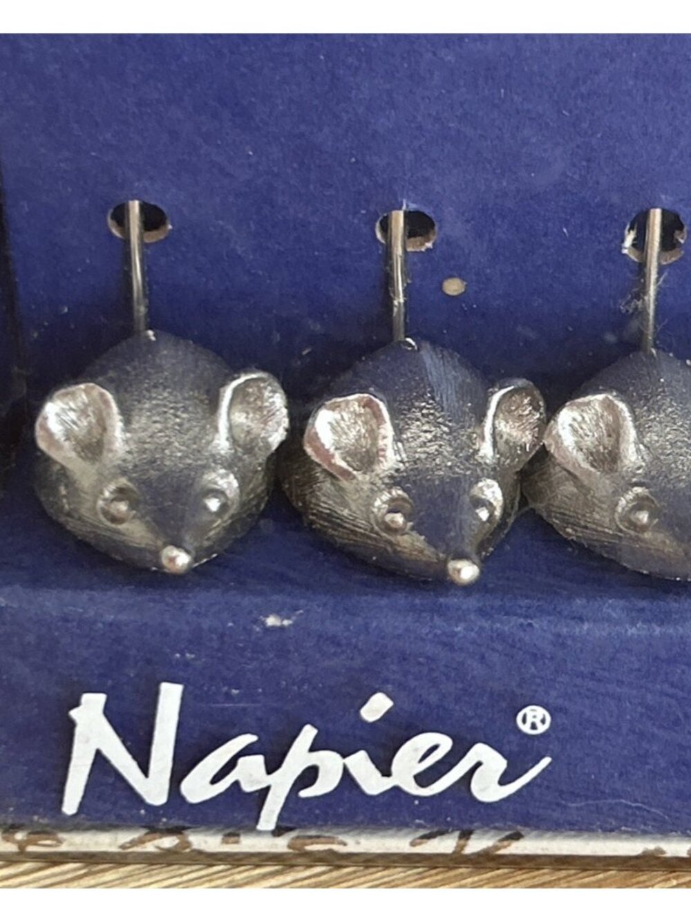 Vintage Napier Mouse Hors D'Oeuvre Servers Set of 8 Cocktail Picks Original Box - Picture 2 of 3